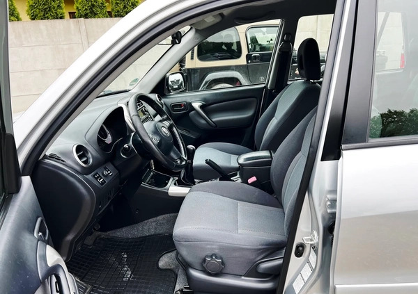 Toyota RAV4 cena 27900 przebieg: 199000, rok produkcji 2005 z Łask małe 301